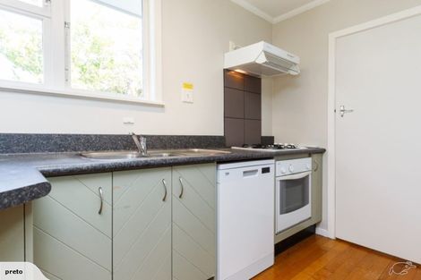 Photo of property in 10 Mokau Place, Terrace End, Palmerston North, 4410