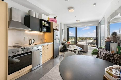 Photo of property in Twin Towers, 809/17 Putney Way, Manukau, Auckland, 2104