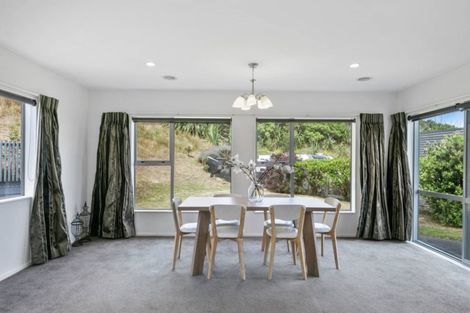 Photo of property in 11 Didsbury Grove, Churton Park, Wellington, 6037