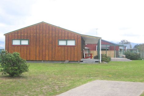 Photo of property in 106 Titoki Place, Matarangi, Whitianga, 3592