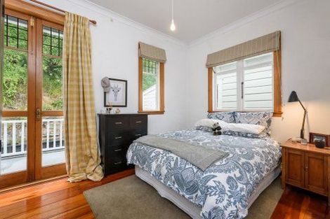 Photo of property in 135 Glenmore Street, Kelburn, Wellington, 6012