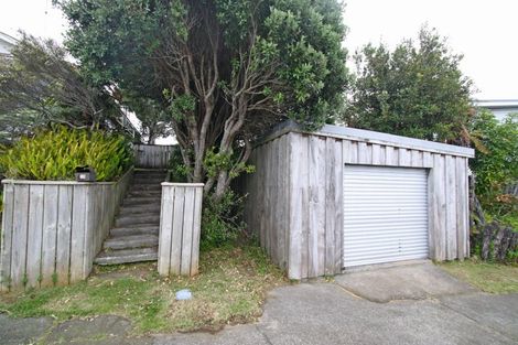 Photo of property in 25 Roy Terrace, Moturoa, New Plymouth, 4310