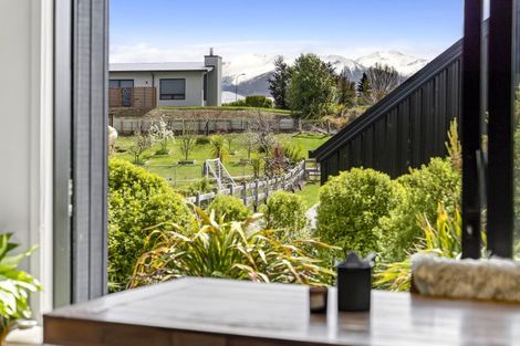 Photo of property in 26 Stackbrae Avenue, Wanaka, 9305