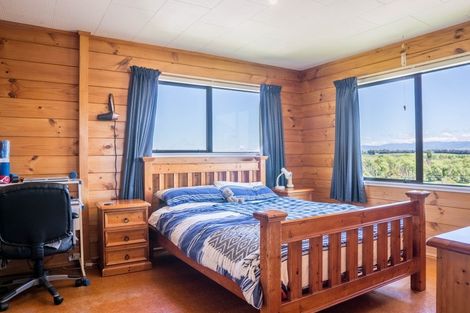 Photo of property in 811 Te Whiti Road, Te Whiti, Masterton, 5884