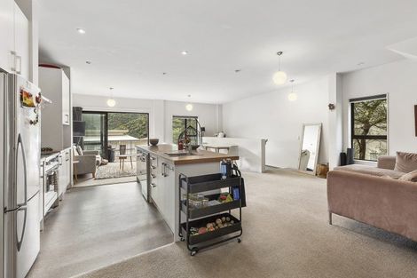 Photo of property in 9 Rarangi Way, Owhiro Bay, Wellington, 6023