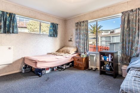 Photo of property in 37 Edgecombe Street, Newlands, Wellington, 6037