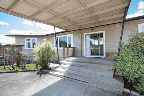 Photo of property in 19 Ingham Street, Halcombe, Feilding, 4779