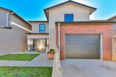 Photo of property in 43 Becker Drive, Weymouth, Auckland, 2103