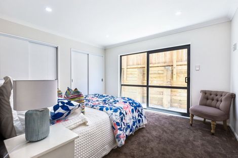 Photo of property in 4225c Great North Road, Glendene, Auckland, 0602