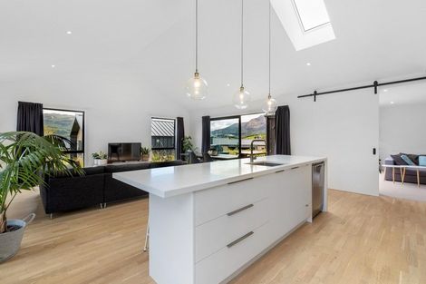 Photo of property in 4 Polperro Court, Jacks Point, Queenstown, 9371