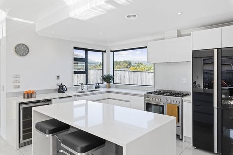 Photo of property in 11 Petrel Close, Paraparaumu Beach, Paraparaumu, 5032