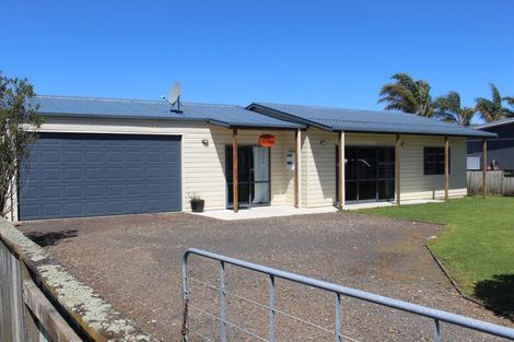 Photo of property in 4 Carina Way, Whitianga, 3510