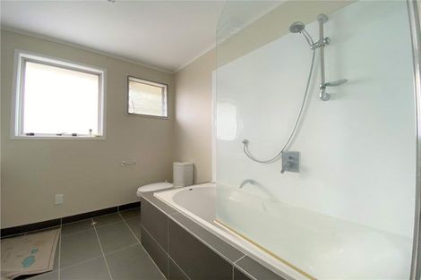 Photo of property in 8 Kerria Place, Sunnynook, Auckland, 0620
