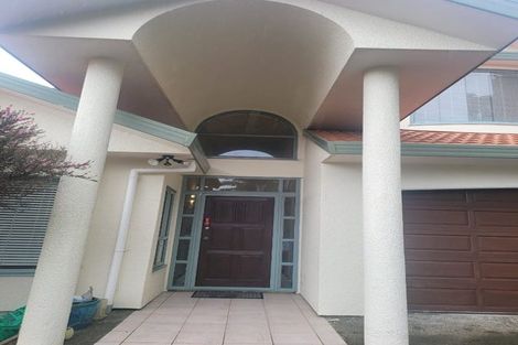 Photo of property in 1/19 Goldfinch Rise, Unsworth Heights, Auckland, 0632