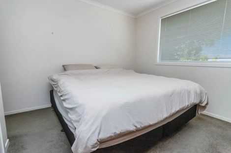 Photo of property in 11 Fairlea Road, Te Atatu South, Auckland, 0610