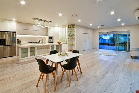 Photo of property in 17 Drumbuoy Drive, Flat Bush, Auckland, 2019