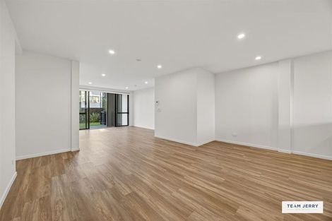 Photo of property in 2/5g Newelm Lane, Flat Bush, Auckland, 2019