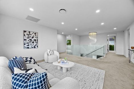 Photo of property in 4b Hilton Close, Fairview Heights, Auckland, 0632