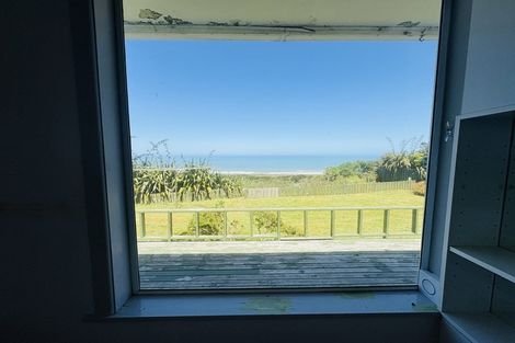 Photo of property in 1 Kapiti Terrace, Castlecliff, Whanganui, 4501