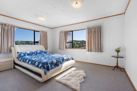 Photo of property in 17 Montclair Rise, Browns Bay, Auckland, 0630