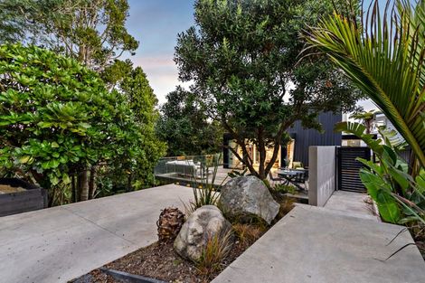 Photo of property in 2/42 Island Road, Beach Haven, Auckland, 0626