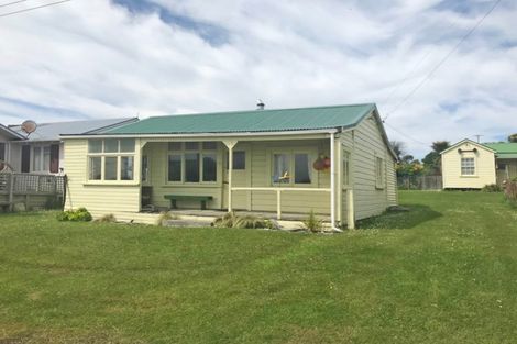 Photo of property in 3 Rimu Street, Kaka Point, 9271