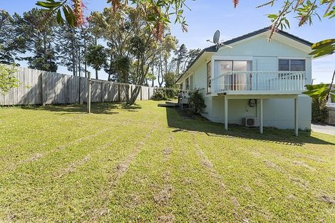 Photo of property in 382 East Coast Road, Sunnynook, Auckland, 0630