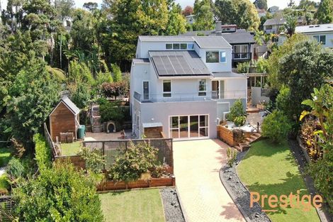 Photo of property in 29 Holyoake Place, Chatswood, Auckland, 0626