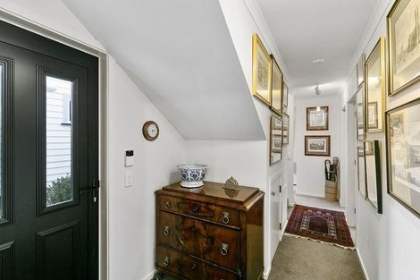 Photo of property in 55c Bolton Street, Kelburn, Wellington, 6012