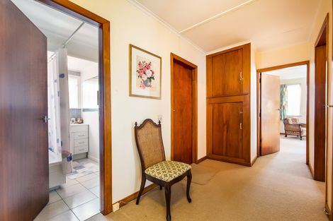 Photo of property in 14 Binsted Road, New Lynn, Auckland, 0600