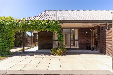 Photo of property in 75 Apsley Drive, Avonhead, Christchurch, 8042