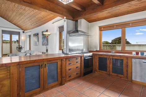 Photo of property in 32 Bath Street, Brighton, Dunedin, 9035