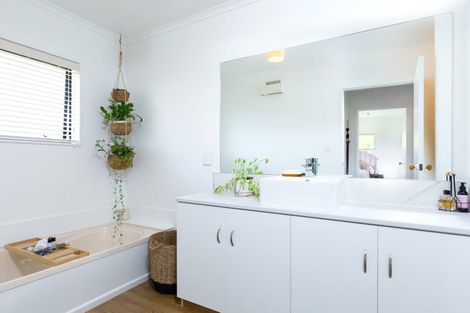 Photo of property in 108 Moana View Road, Waikawa, Picton, 7220