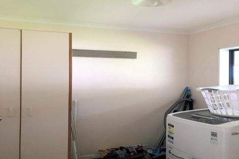 Photo of property in 64 Heatherlea Road West, Levin, 5575