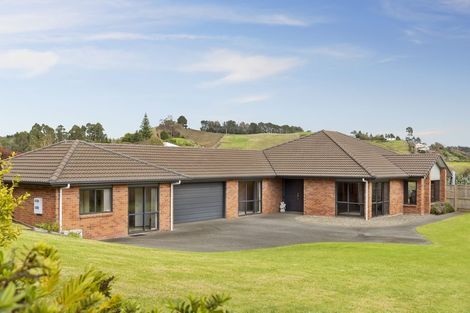 Photo of property in 2 Flight Valley Way, Welcome Bay, Tauranga, 3175