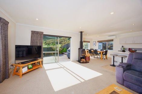Photo of property in 61 Kotuku Road, South Bay, Kaikoura, 7300