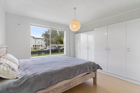 Photo of property in 3/1 Cockayne Crescent, Sunnynook, Auckland, 0620