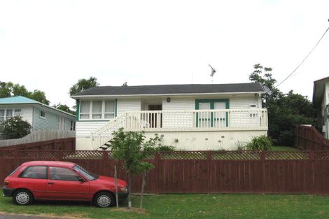 Photo of property in 14 Lauderdale Road, Birkdale, Auckland, 0626