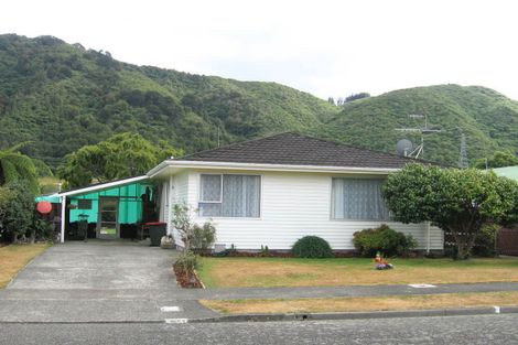 Photo of property in 100 Pasadena Crescent, Totara Park, Upper Hutt, 5018