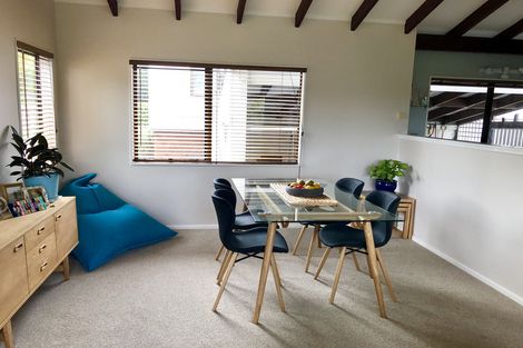 Photo of property in 2/25 Taioma Crescent, Te Atatu Peninsula, Auckland, 0610