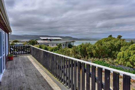 Photo of property in 529 Waikawa-curio Bay Road, Curio Bay, Tokanui, 9884