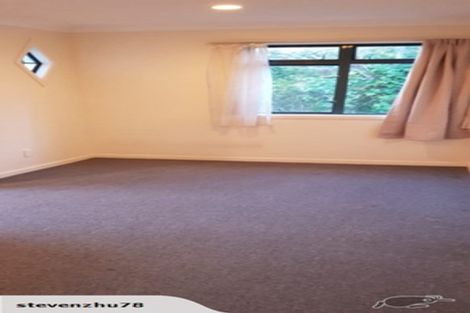 Photo of property in 152a Newlands Road, Newlands, Wellington, 6037