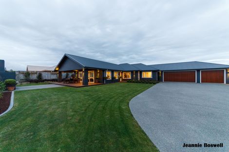 Photo of property in 51 Liberty Grove, Kelvin Grove, Palmerston North, 4414