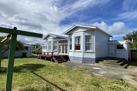 Photo of property in 131 Weraroa Road, Levin, 5510