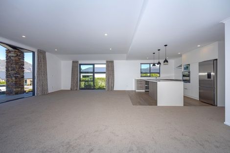 Photo of property in 16 Makomako Road, Wanaka, 9305