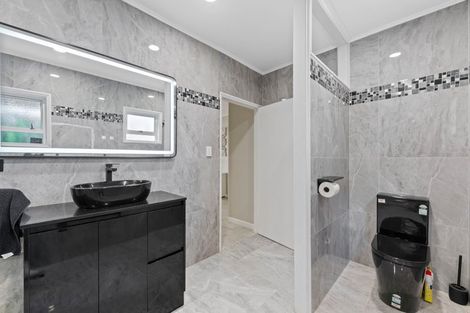 Photo of property in 56 Parkhill Road, Mellons Bay, Auckland, 2014