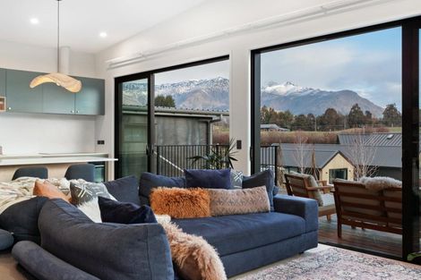 Photo of property in 5 Brodie Avenue, Arrowtown, 9302
