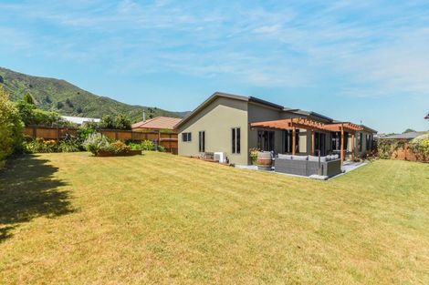 Photo of property in 8 Nautique Place, Waikawa, Picton, 7220