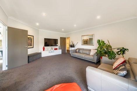 Photo of property in 19 Flotilla Place, Whitby, Porirua, 5024