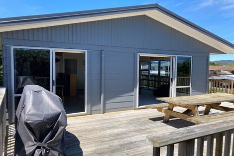 Photo of property in 15 Shearwater Street, One Tree Point, 0118